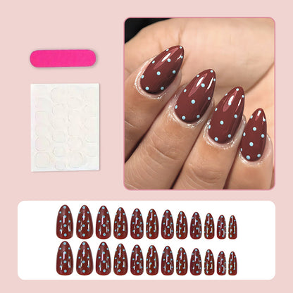 Kunstnagelset mit eleganten Polka-Dot-Mustern Brehn