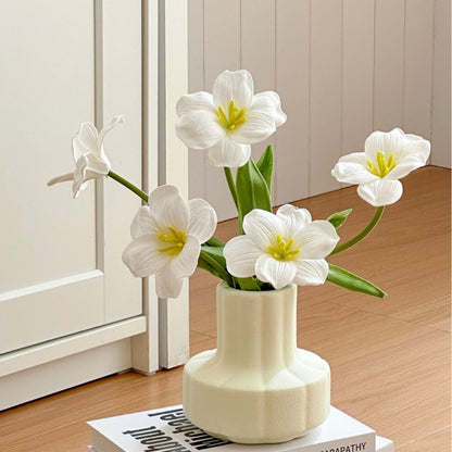 Lebensechter Gelber Blumenstrauß