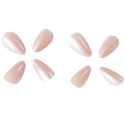 Stylische Nagelverzierung Brehn