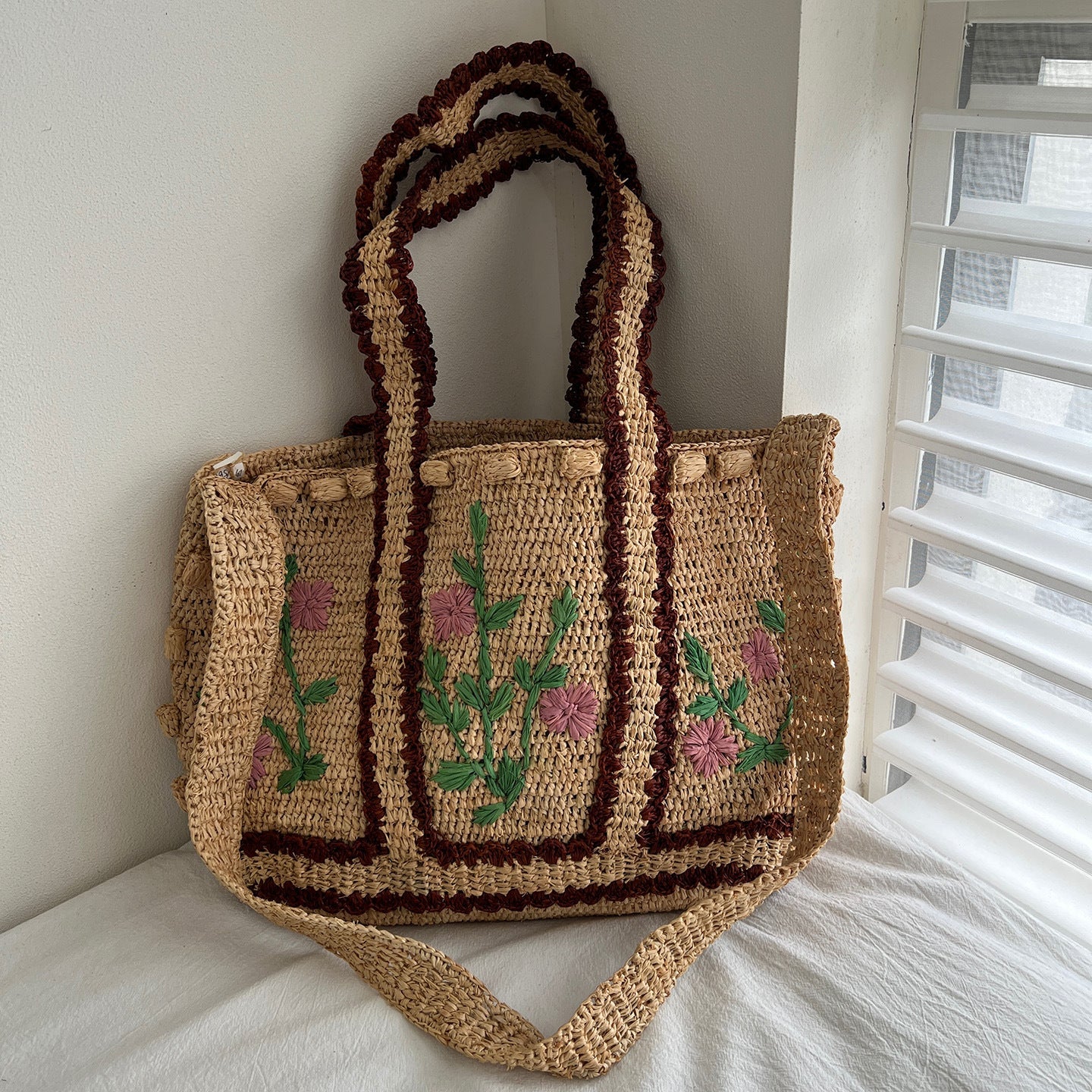 Geflochtene Umhängetasche mit Floralem Motiv Brehn