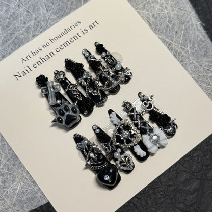 Künstlerische Nagelverlängerungen