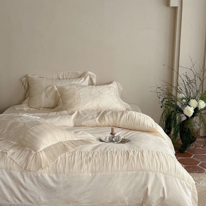 Luxuriöses Bettwäscheset mit Rüschen, Plissee und Jacquard-Satin