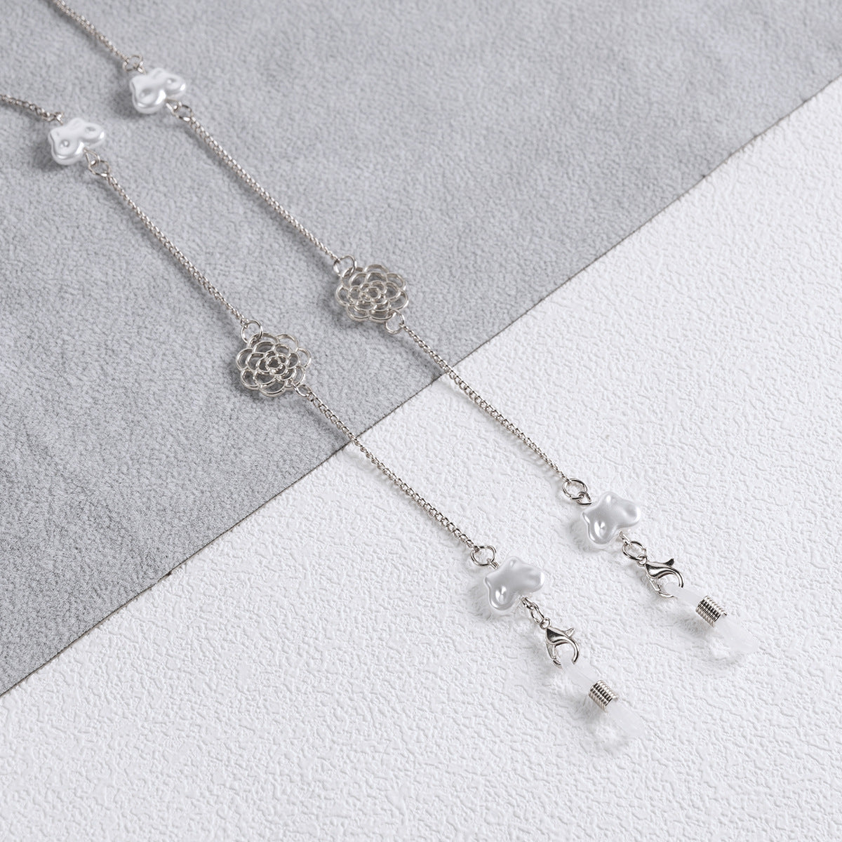 Elegante florale Tropfenohrringe Brehn