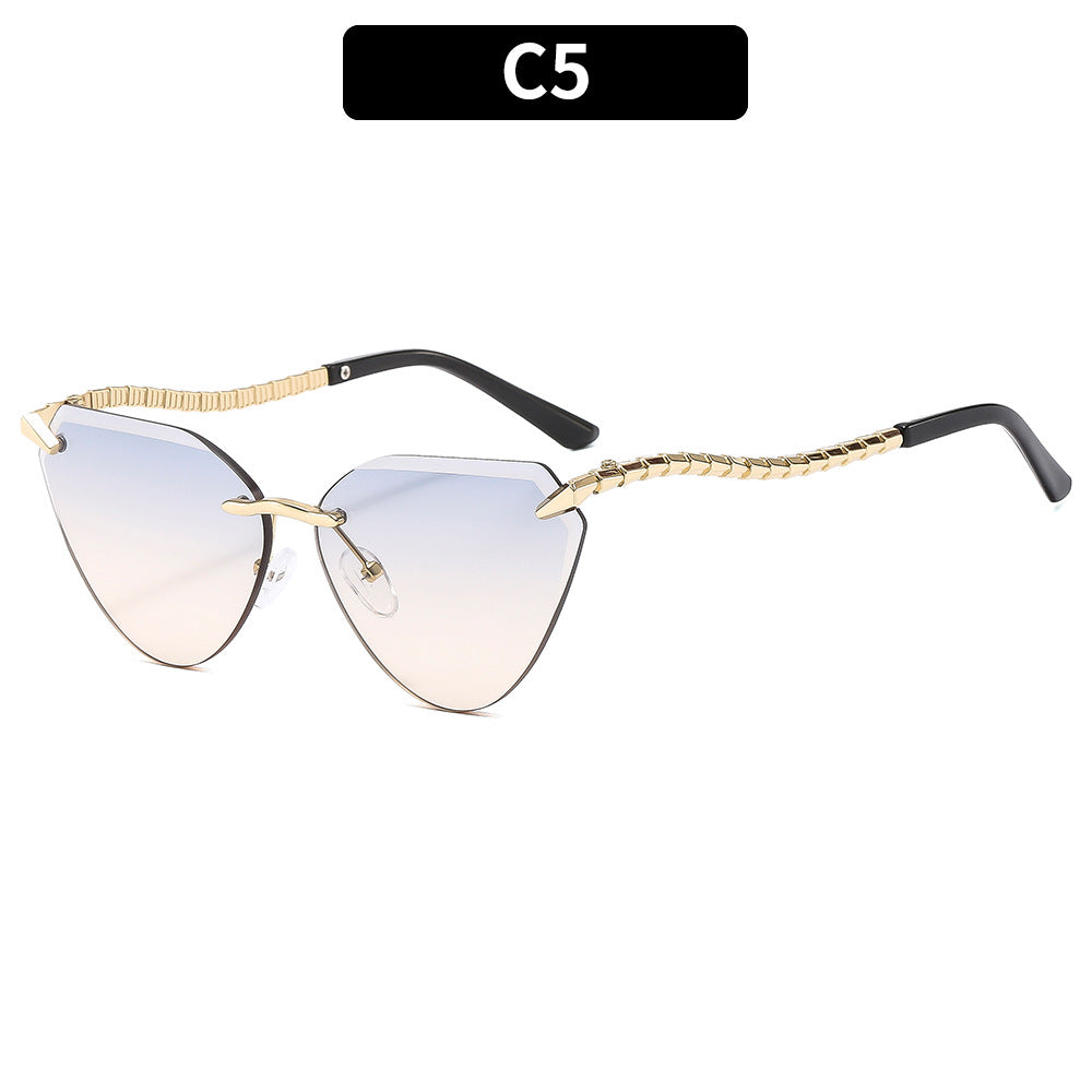 Elegante Cateye-Sonnenbrille mit strukturierten Bügeln