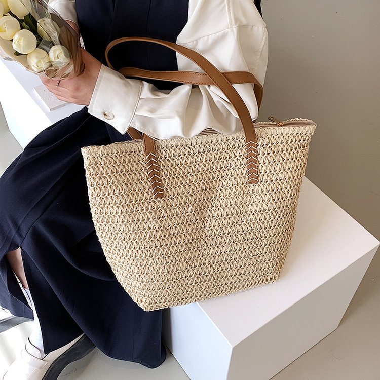 Handtasche Aus Natürlich Geflochtenem Material Brehn