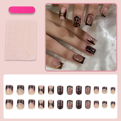 Kunstnagelset mit glamourösen Akzenten und edlem Design Brehn