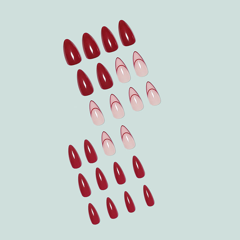 Elegante und auffällige Stiletto-Nägel Brehn