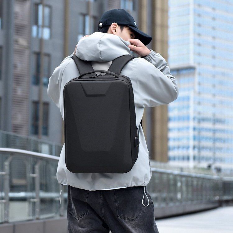 Eleganter Rucksack mit Innovativem Hardcase Brehn
