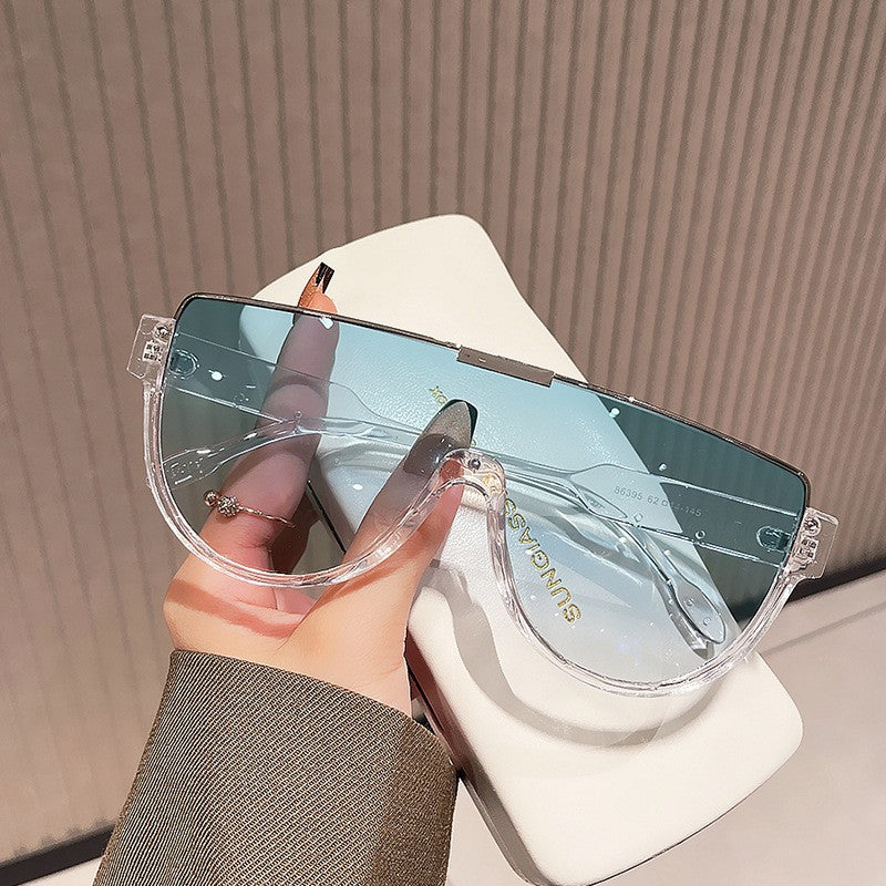 Damen Sportliche Schutzbrille mit futuristischem Design Brehn