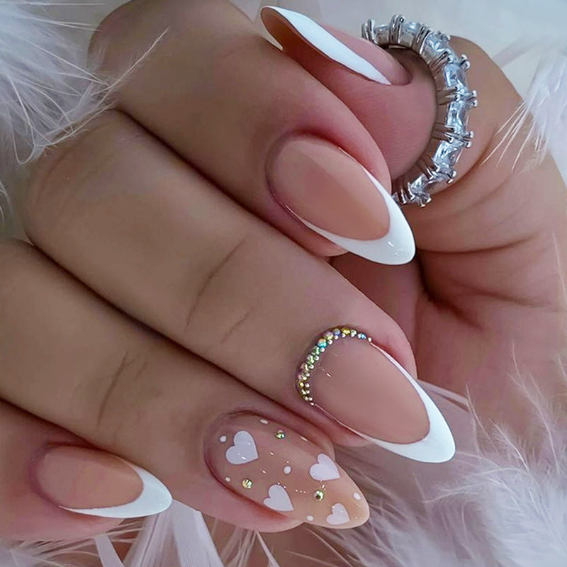 Kunstnagelset mit kreativem Herzen- und Glitzermotiv Brehn