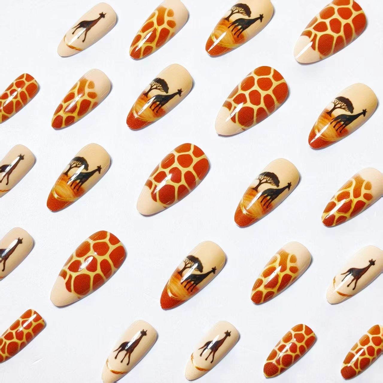Kunstnägel mit Tiermotiv und Giraffen-Design Brehn