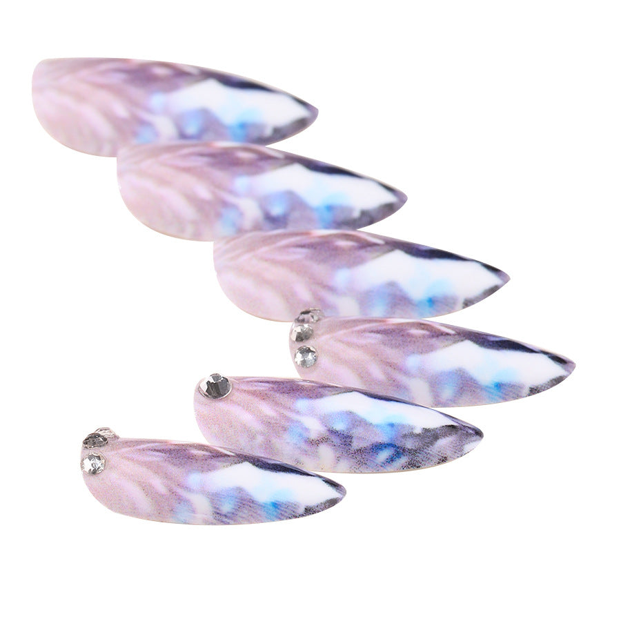 Kunstnagelset mit Crystal-Design und funkelnden Akzenten Brehn