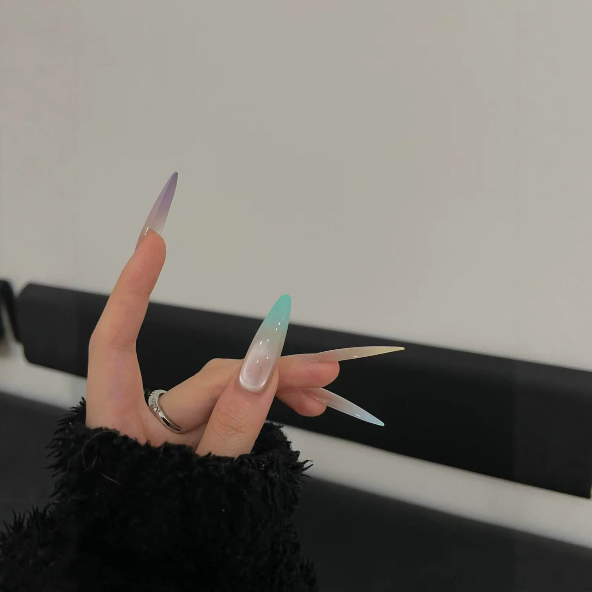 Stiletto-Nagelverlängerungen mit Gradient-Finish