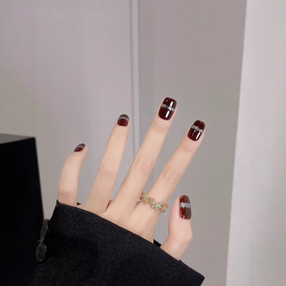 Dekoratives Strass-Akzent Press-On Nagelset