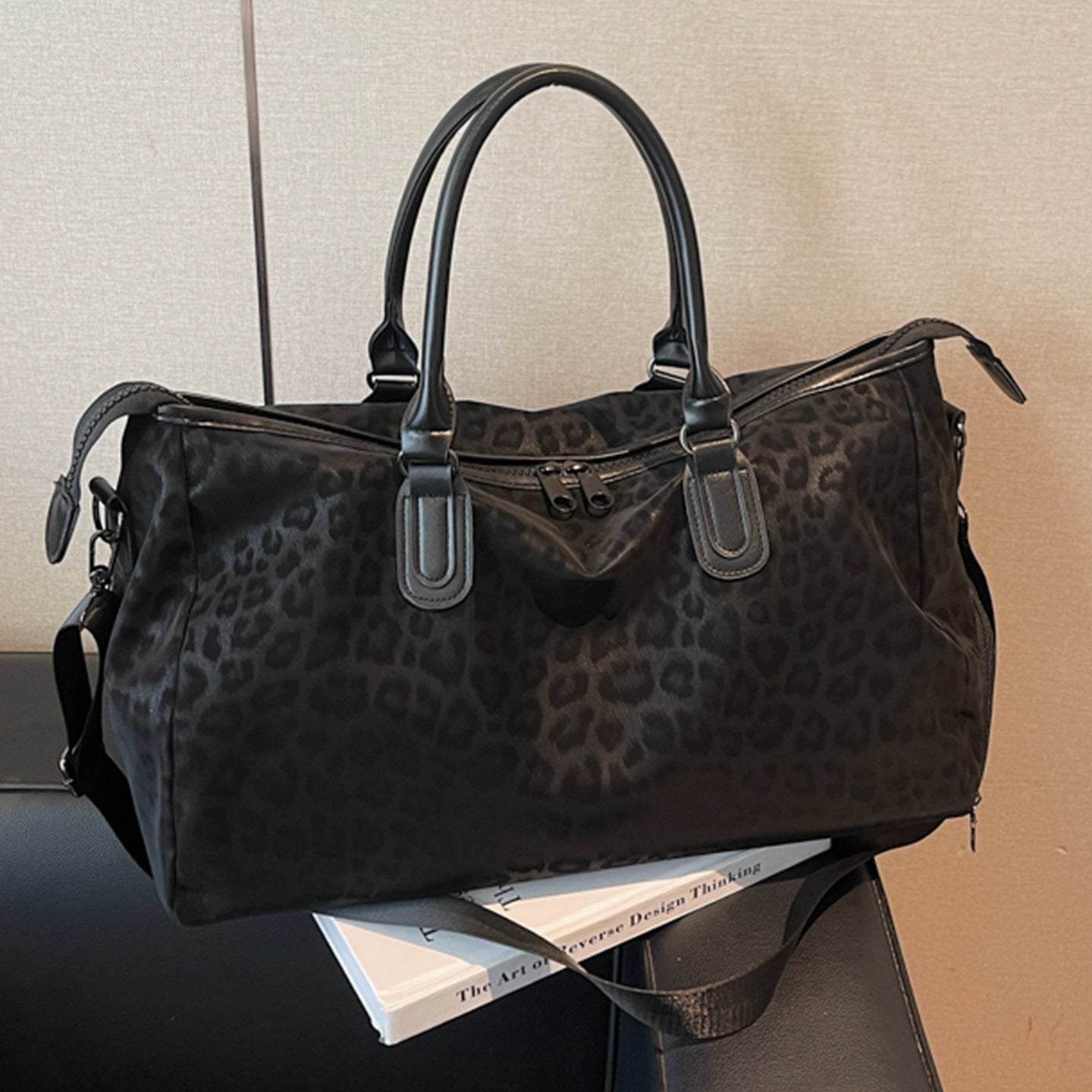 Elegante Reisetasche mit Innovativem Leopardenmuster Brehn