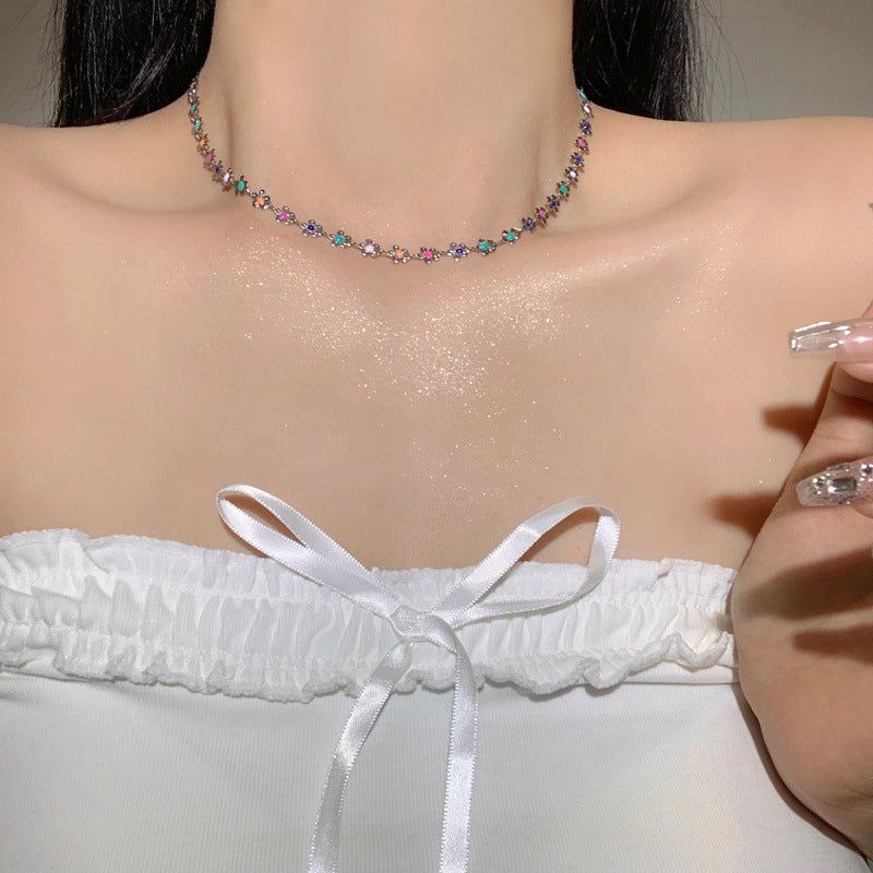 Floral Charm Choker Halskette Brehn