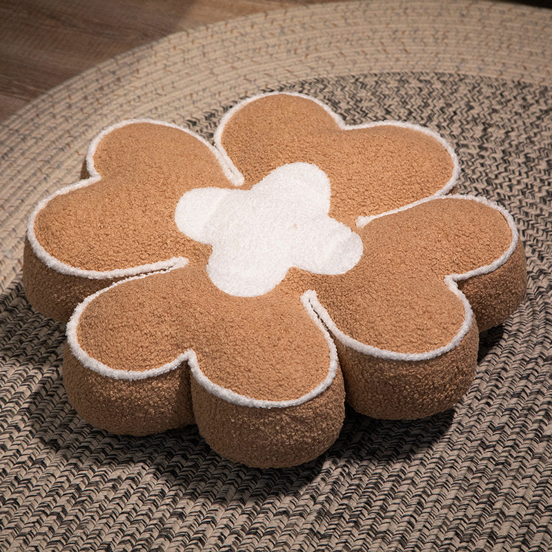 Gepolstertes Sitzkissen in Blumenform mit Kunstleder‑Mittelstück und flauschiger Randpolsterung