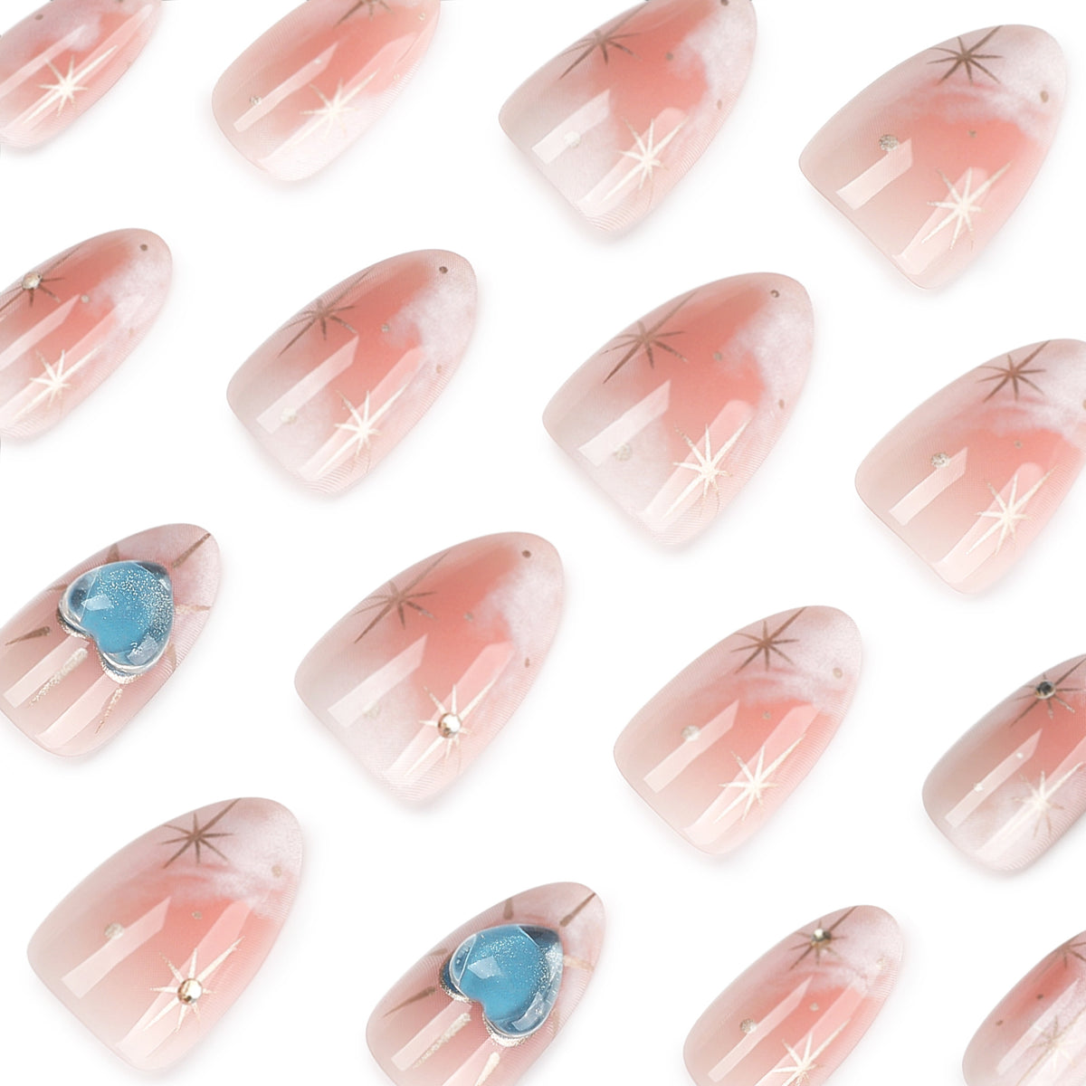 Nageldesign mit dekorativen Herzen und Glitzerakzenten Brehn