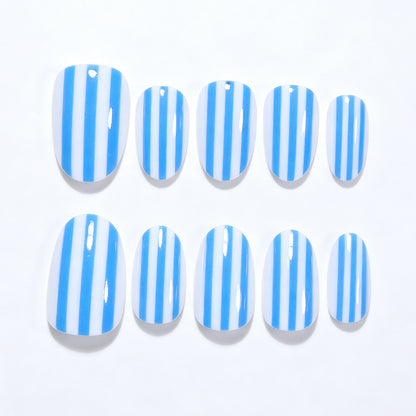 Stylische gestreifte Nagelkunst Tipps Brehn