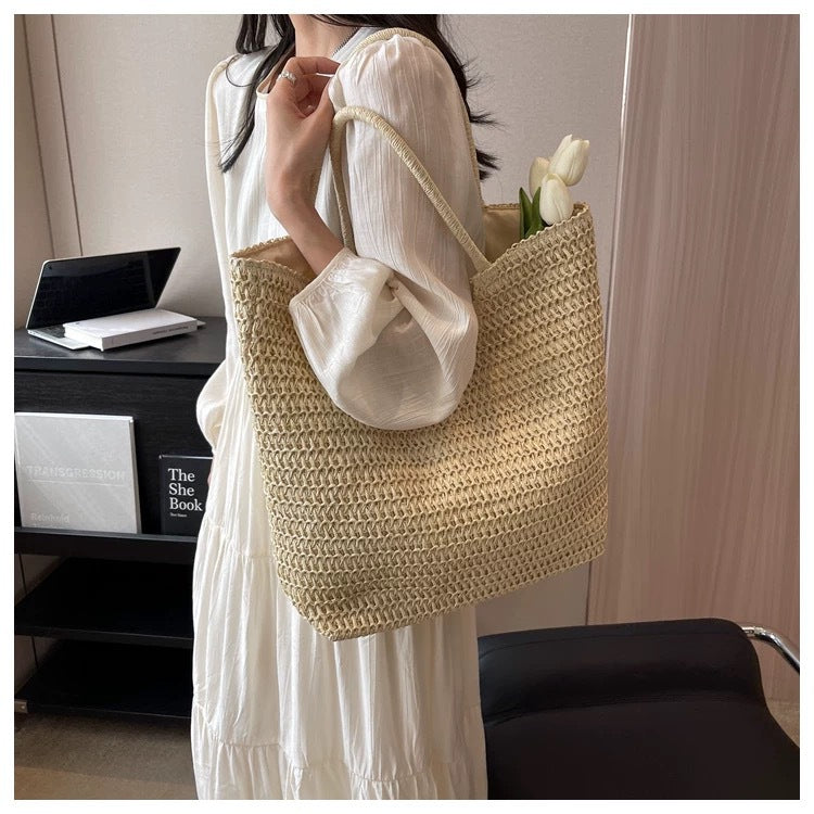 Handtasche Aus Natürlichem Weidenmaterial mit Modernen Akzenten Brehn