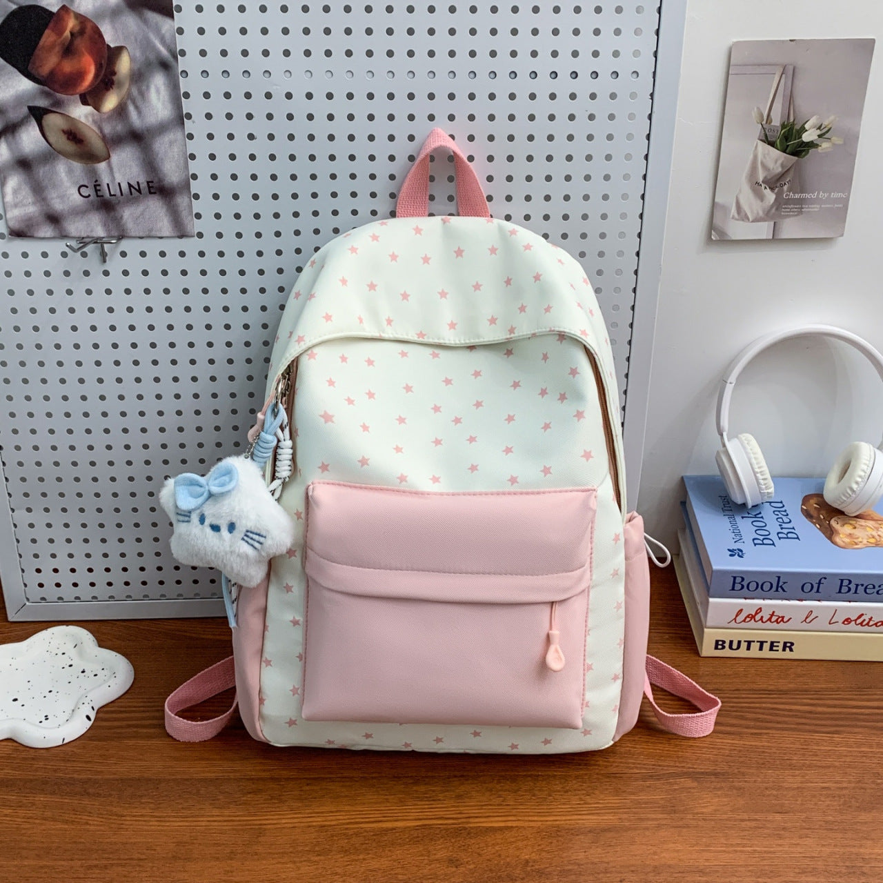Alltagsrucksack mit Verspieltem Sternen-Design und Zusätzlicher Fronttasche Brehn