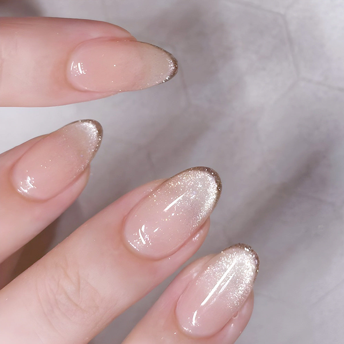 Elegante Ombre Glitzer Nagelspitzen Brehn