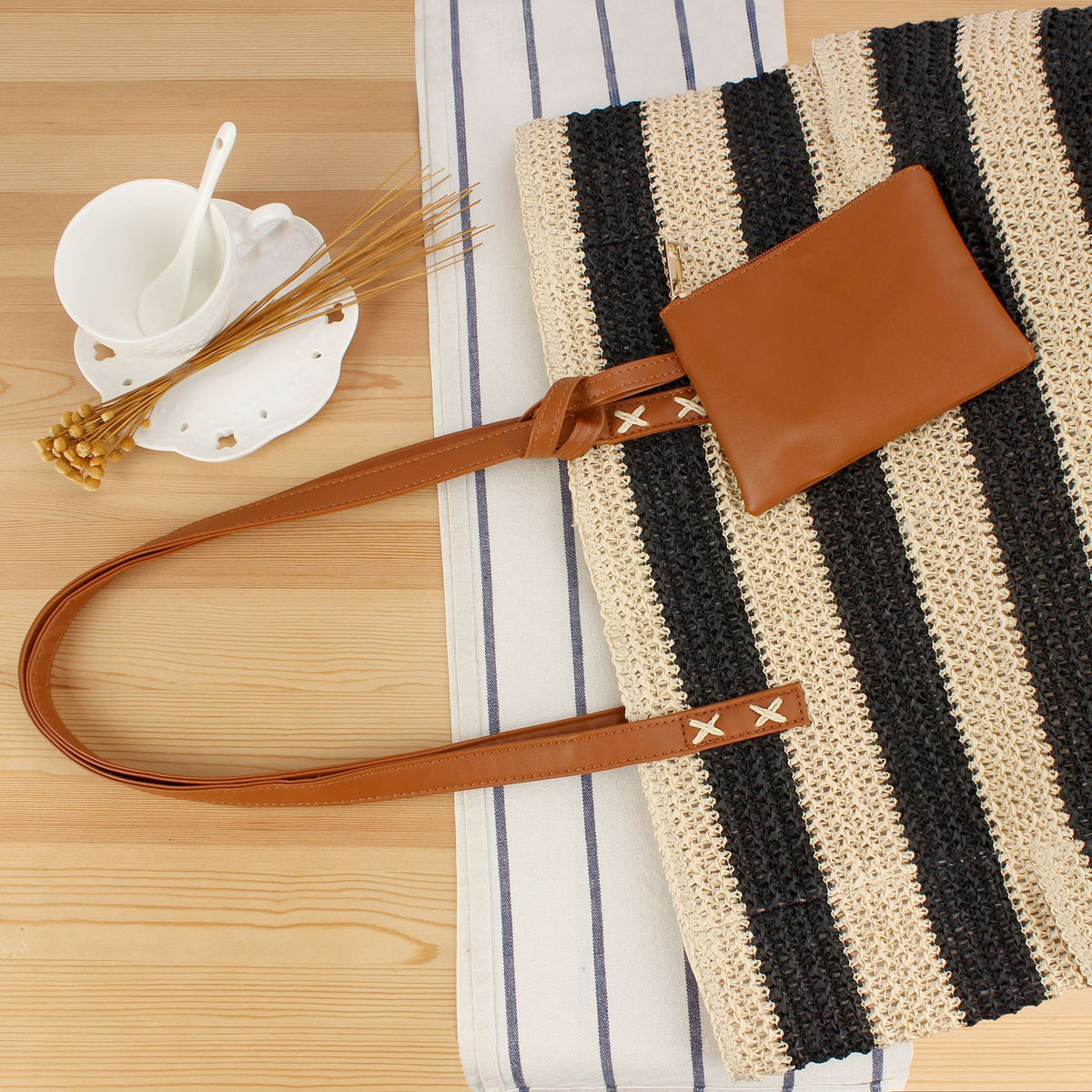 Strohtasche mit Eleganten Ledergriffen Brehn