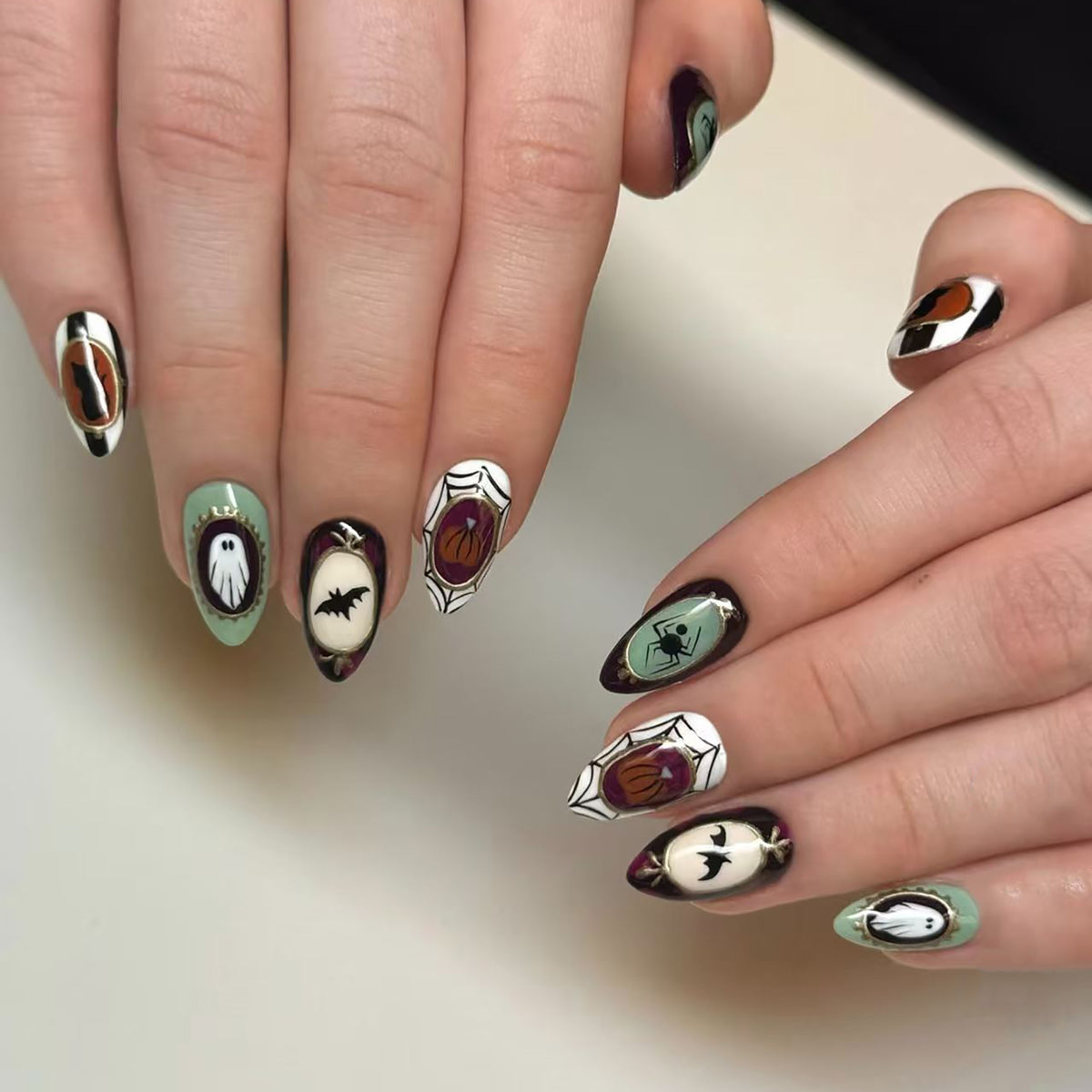 Dekoratives Halloween-Themen Press-On Nagelkunst-Set Brehn