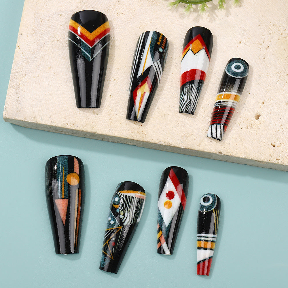 Kunstnägel mit kreativem Tribal-Design Brehn