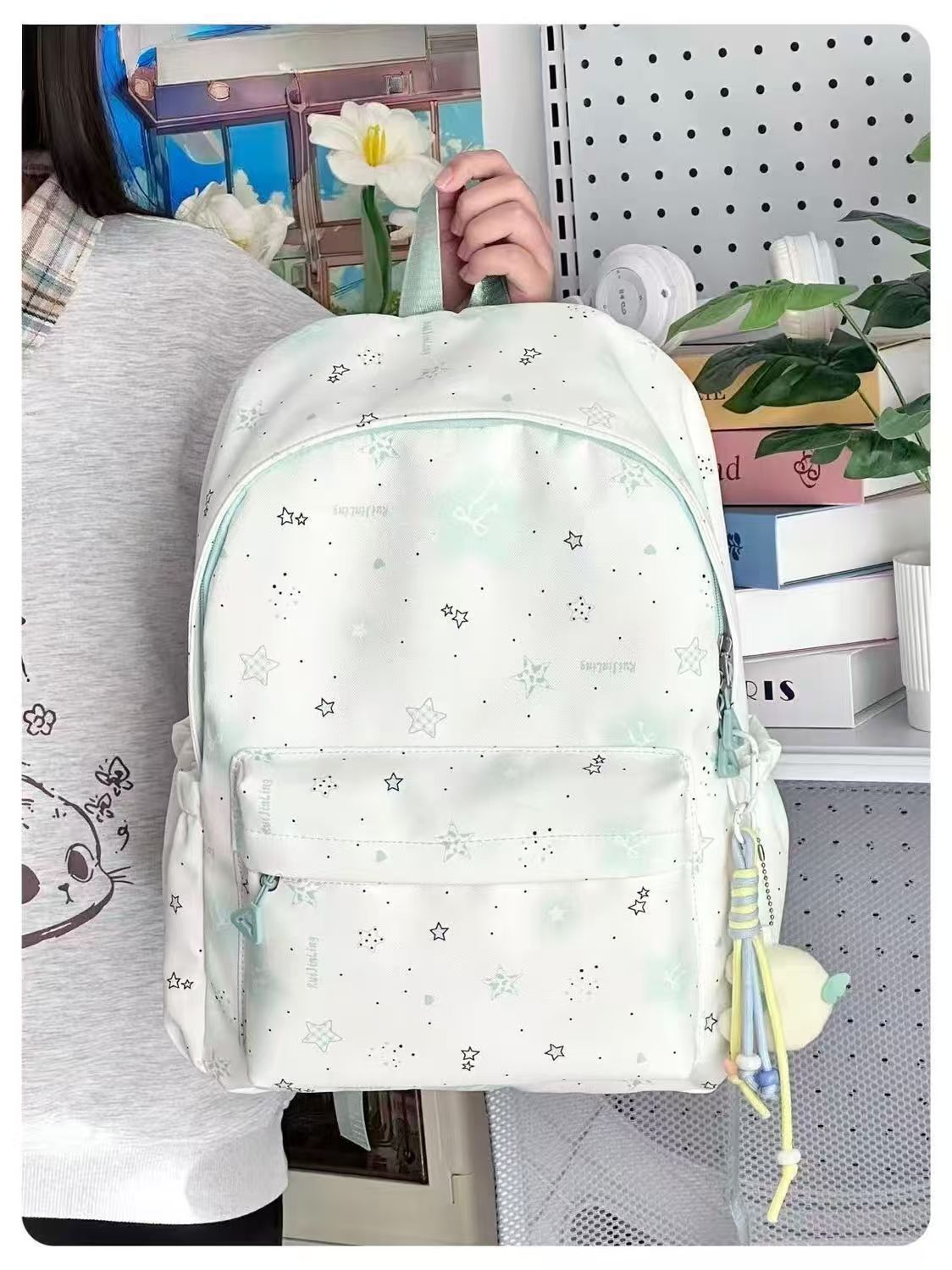 Schulrucksack mit Verspieltem Sternedesign und Mehreren Fächern Brehn