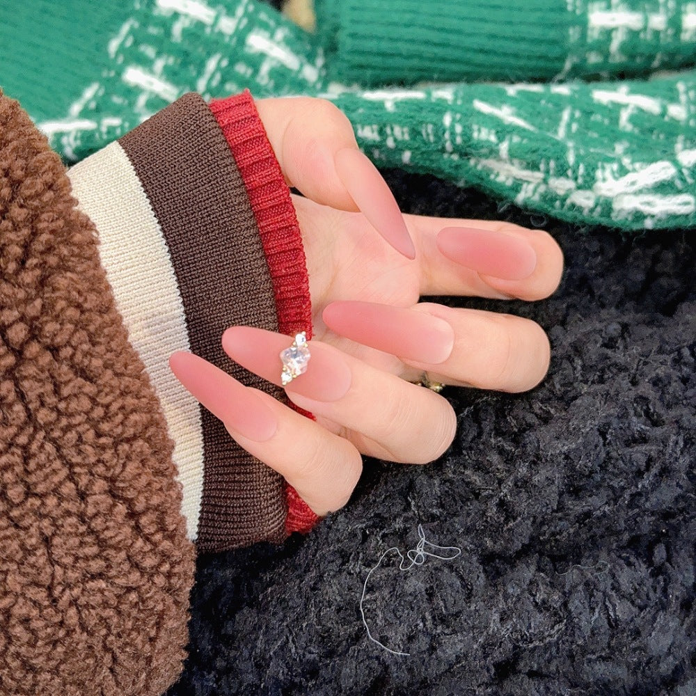 Elegante matte Stiletto-Nagelverlängerungen