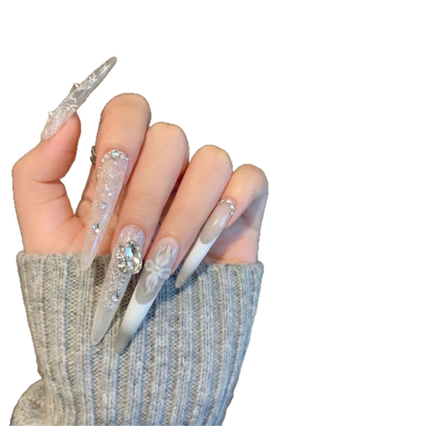 Dekoratives Stiletto Press-On Nagelkunst-Set mit elegantem Spitze- und Edelsteinakzenten Brehn