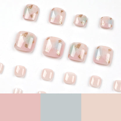 Kunstvolle Fußnagelkunst mit eleganten Marmor- und Goldakzenten Brehn