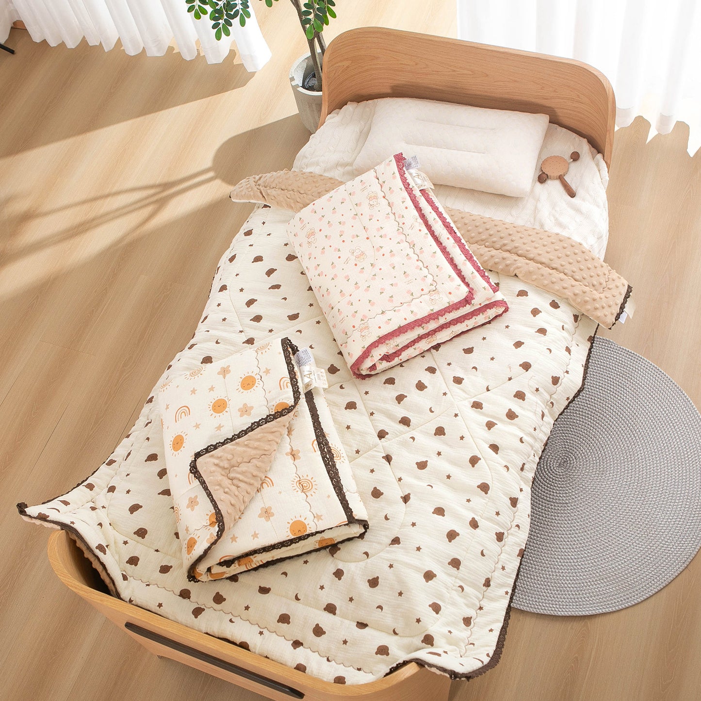 Damen Tagesdecke mit hochwertigem floralem Design Brehn
