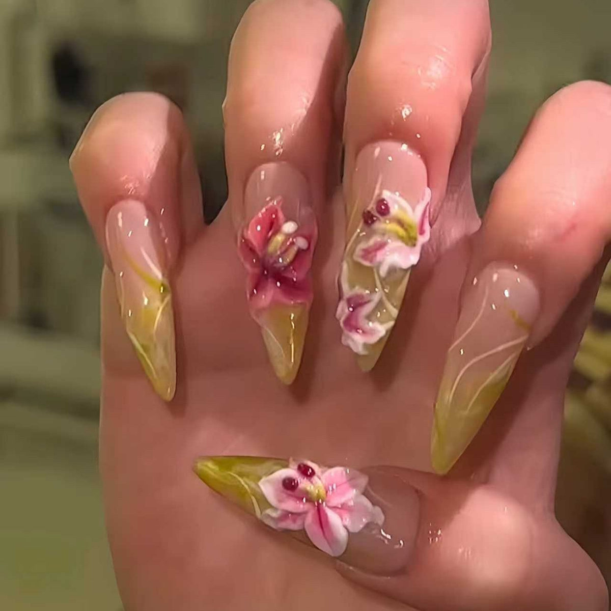 Luxuriöse 3D Blumen Nagelverzierungen Brehn
