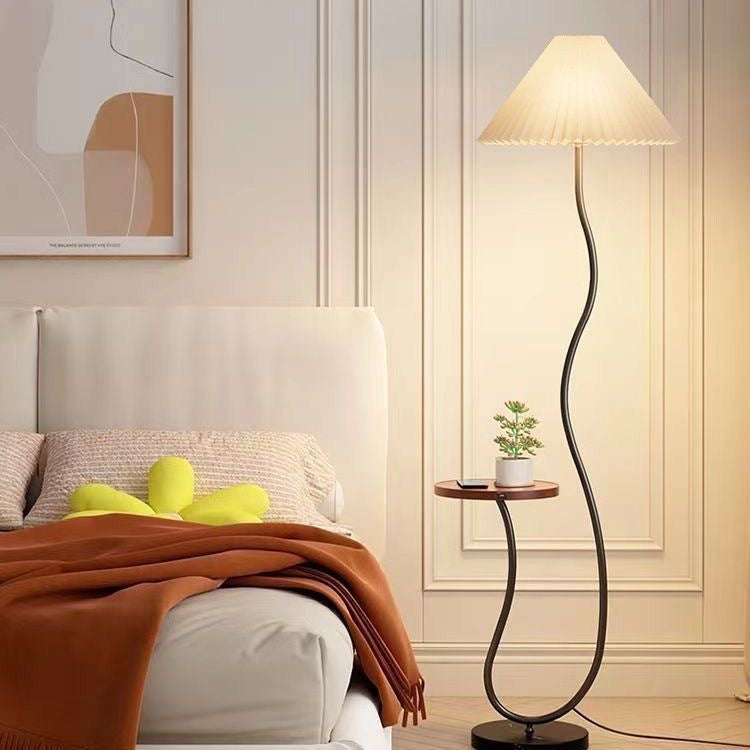Zeitgenössische Stehlampe