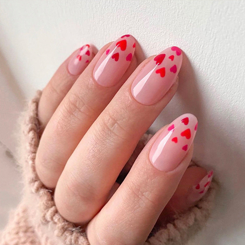 Kunstvolle Nagelkunst mit Herz-Motiv Brehn