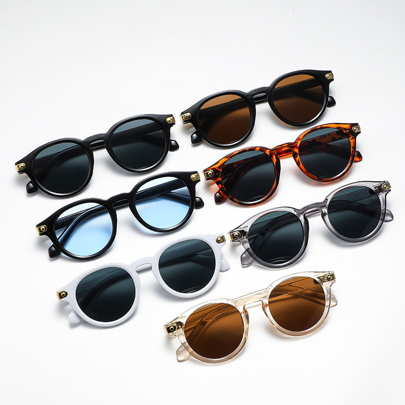 Damen modische Sonnenbrille mit transparentem Rahmen und robusten Gläsern Brehn