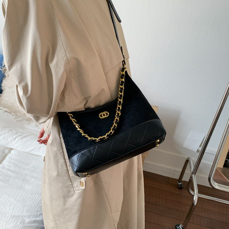 Gepolsterte Wildleder Schultertasche Brehn