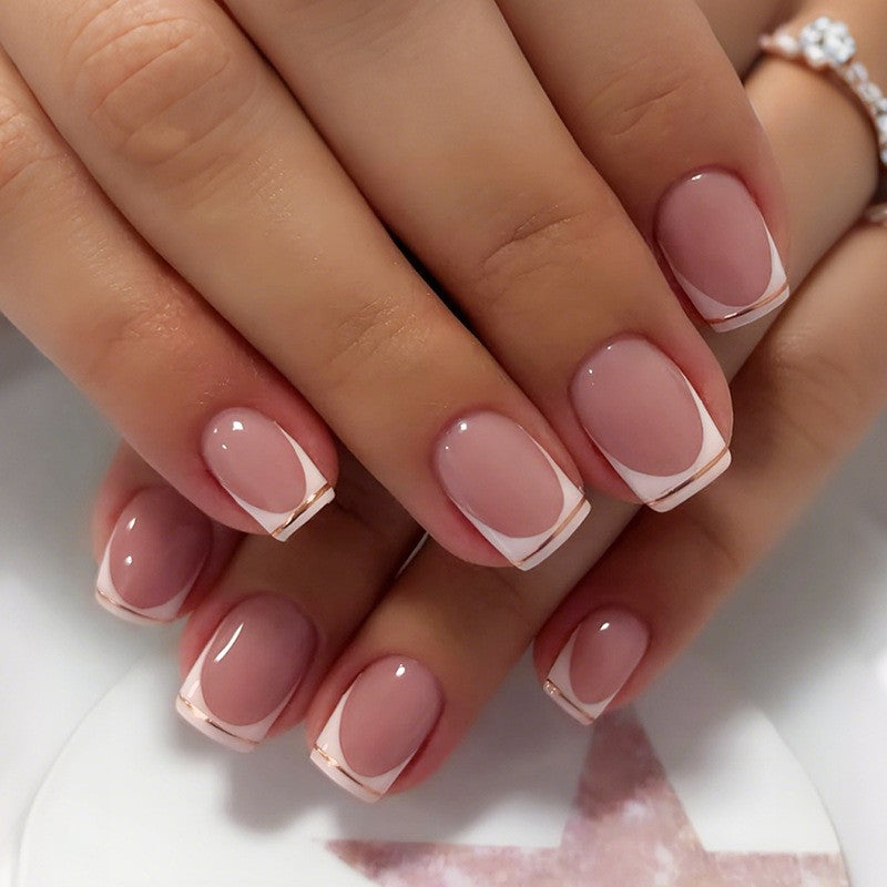 Kunstnagelset mit luxuriösem Hochglanz und eleganter Form Brehn