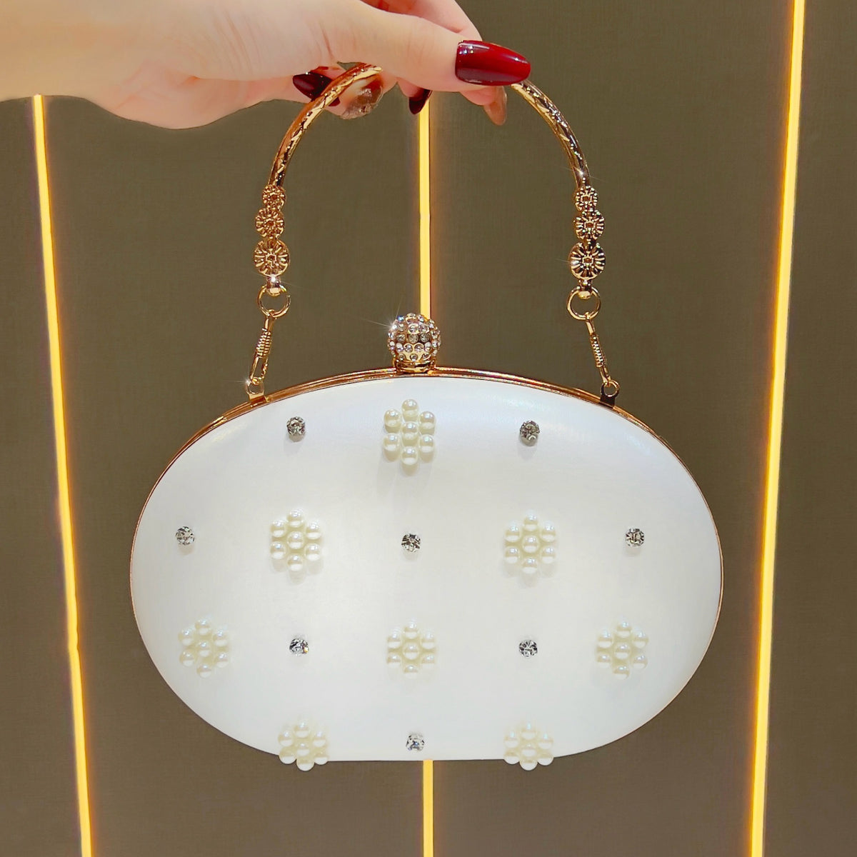 Vintage-inspirierte perlenverzierte Abendclutch