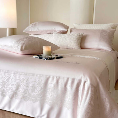 Luxuriöse Jacquard-Satin-Bettdecke und Bettbezugsensemble mit Spitzenrandrock