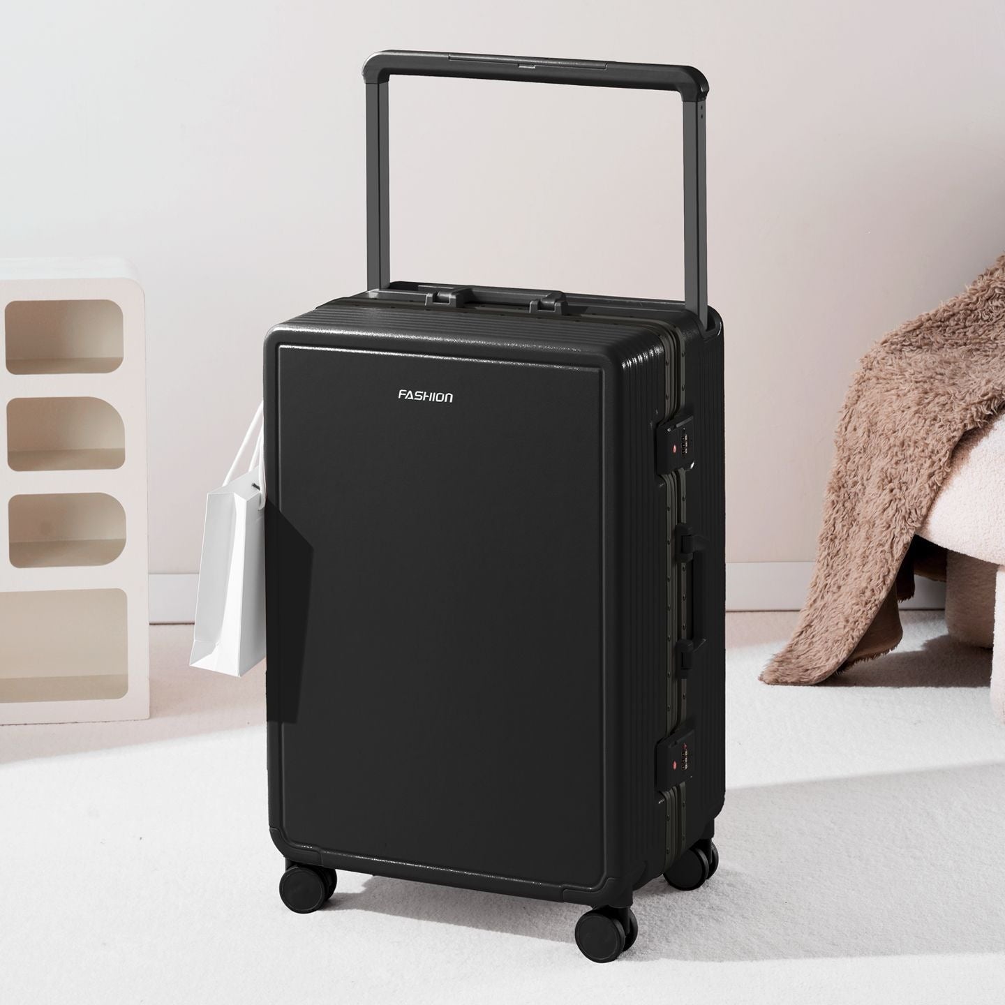 Hartschalen Trolley Mit Robustem Rollensystem Und Integrierter Sicherheit Brehn