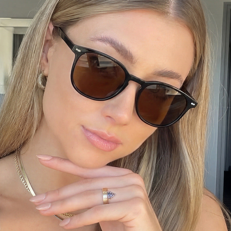 Damen modische Sonnenbrille mit robustem Kunststoffrahmen und hochwertigem UV-Schutz Brehn
