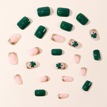 Festliche Shamrock-Themen-Nagelverlängerungen Brehn