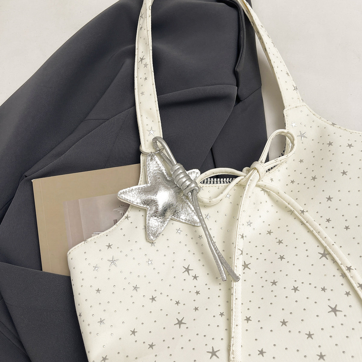 Stylische Canvas-Tote-Bag mit mehreren Taschen