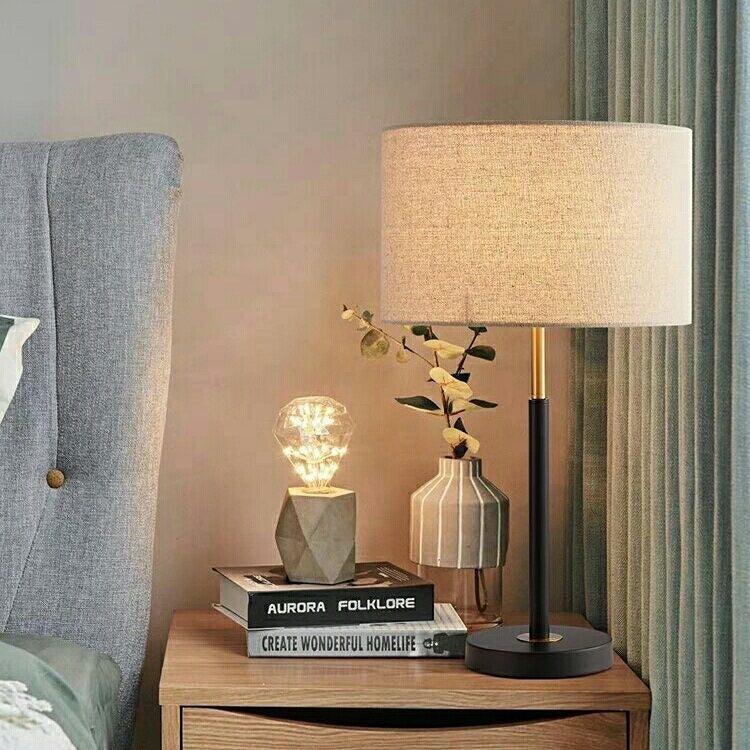 Moderne elegante Tischlampe