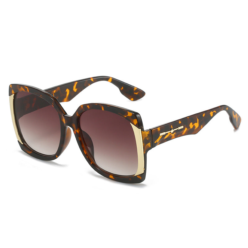 Übergroße Schildpatt-Sonnenbrille mit goldenen Akzenten Brehn