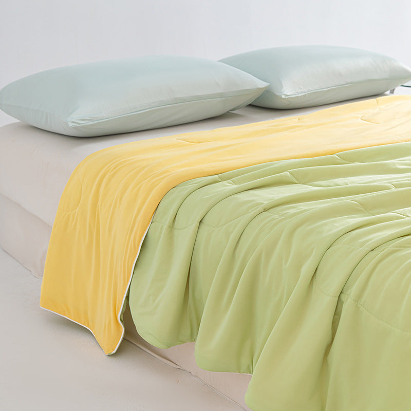 Unisex nan atmungsaktive Sommerdecke mit kühlender Mikrofaserfüllung und leichter Steppsteppung Brehn