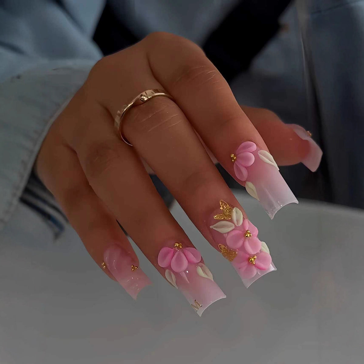 Premium dekorative florale Nagelverzierungen Brehn